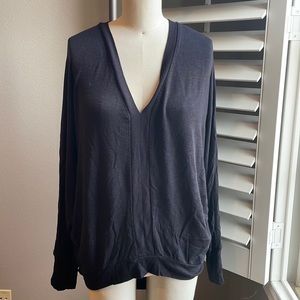 Anthropologie black v neck M
